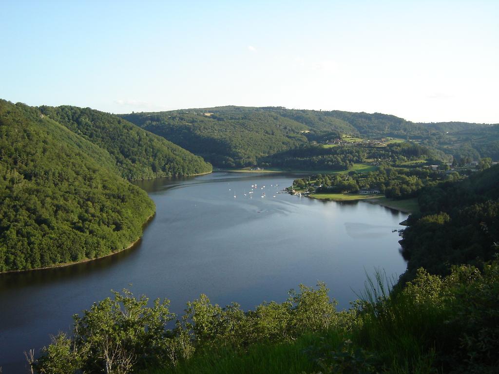 Aux 2 Puys - Gite "Le Lemptegy" Saint-Priest-des-Champs Exteriör bild